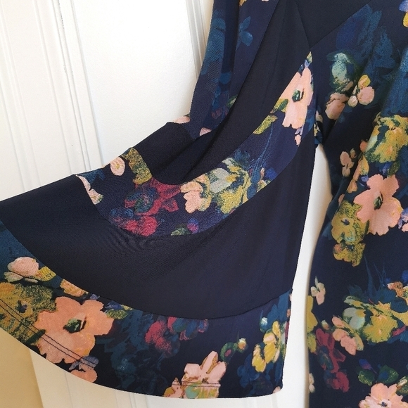 Nina Leonard Navy Blue Floral Jersey Top Large - Picture 4 of 13